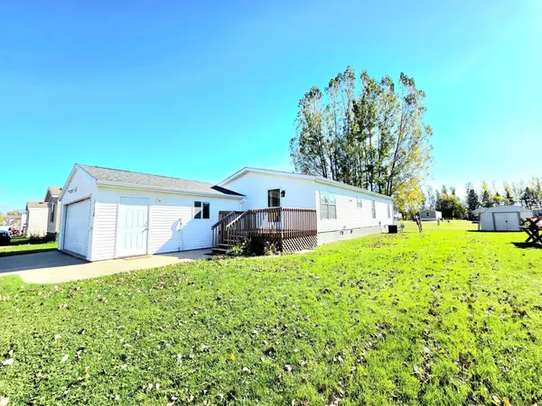 118 Snetting Drive, Thief River Falls, MN 56701