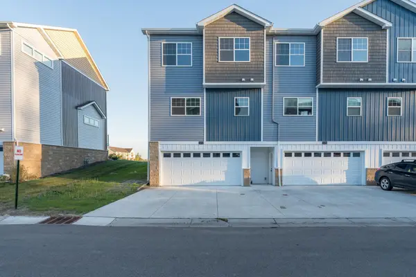 3052 Bluestem Trail, Mankato, MN 56001