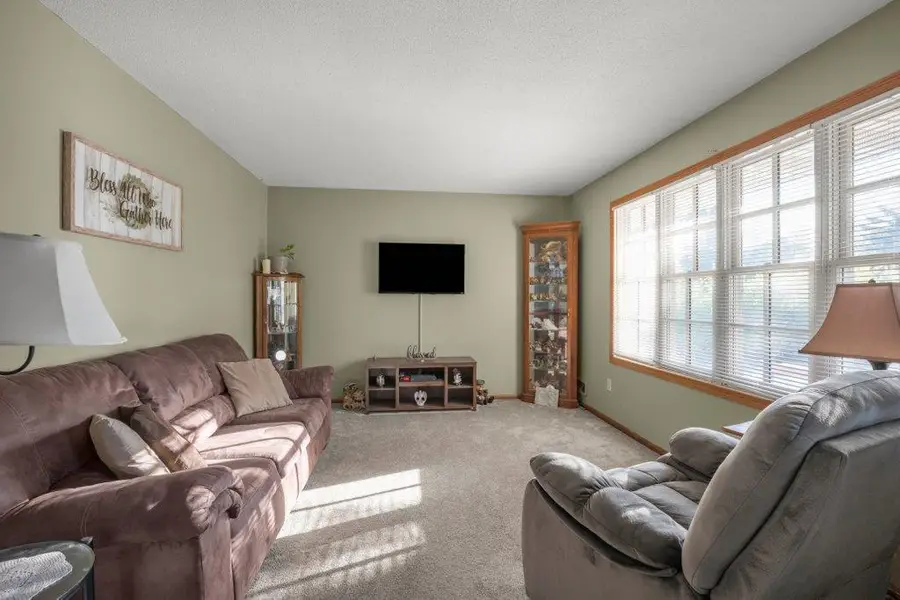 842 Vernon Avenue Nw, Elk River, MN 55330 - #2