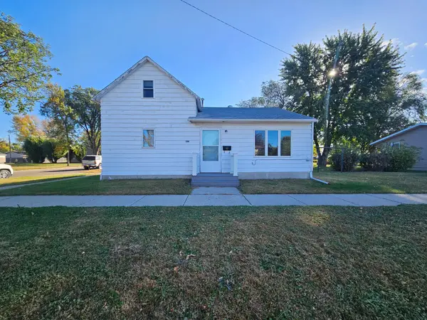 422 2nd Street N, Wahpeton, ND 58075
