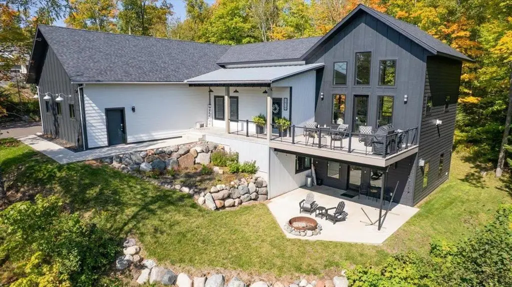 1919 Middle Lane, Duluth, MN 55811 - Image #1