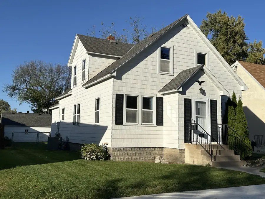 512 Page Avenue, North Mankato, MN 56003 - Image #2