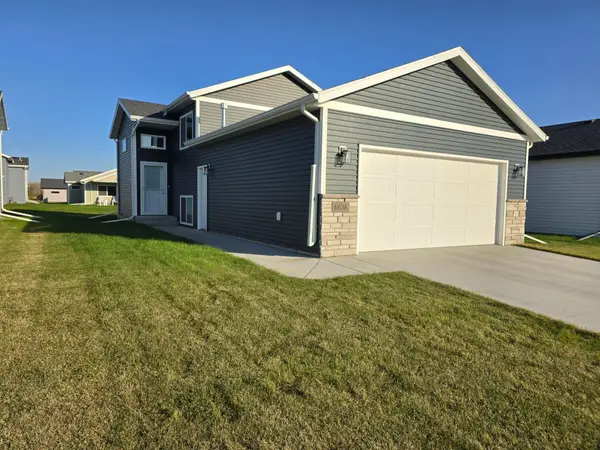 6636 Joseph Street, Horace, ND 58047