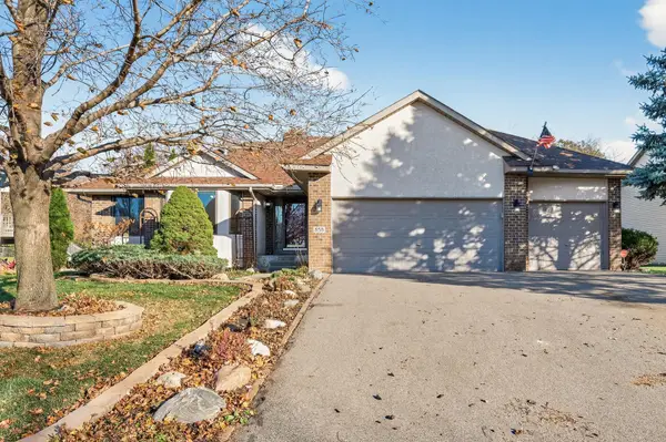 858 Sterling Street S, Maplewood, MN 55119