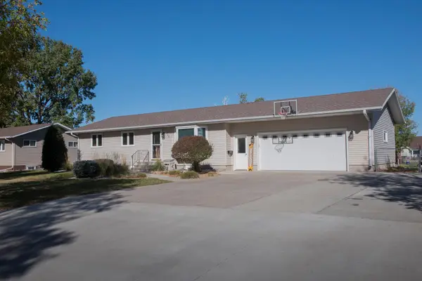 706 3rd Avenue Ne, Hillsboro, ND 58045