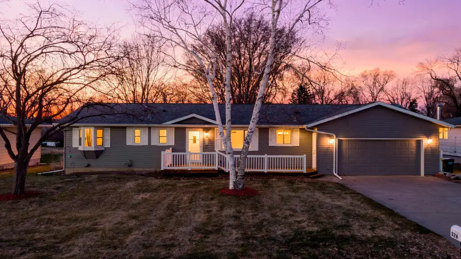 326 Larson Street Sw, Hutchinson, MN 55350 - #2