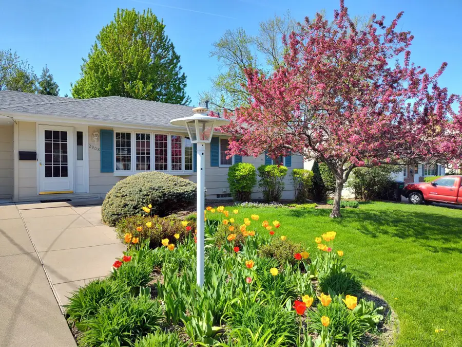 2908 32nd Avenue Ne, Saint Anthony, MN 55418 - #2