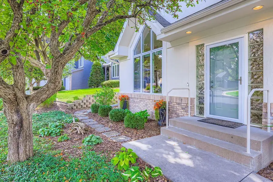 3056 Saint Albans Hollow Circle, Minnetonka, MN 55305 - Image #3