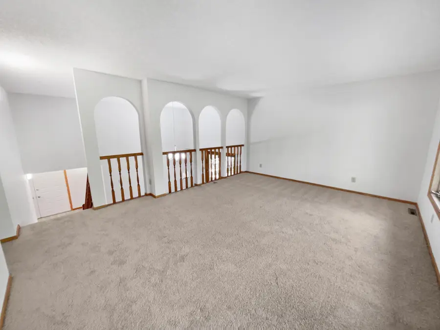 1531 Briarknoll Circle, Arden Hills, MN 55112 - Image #3