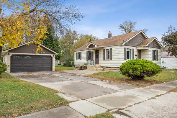 215 16th Street N, Moorhead, MN 56560