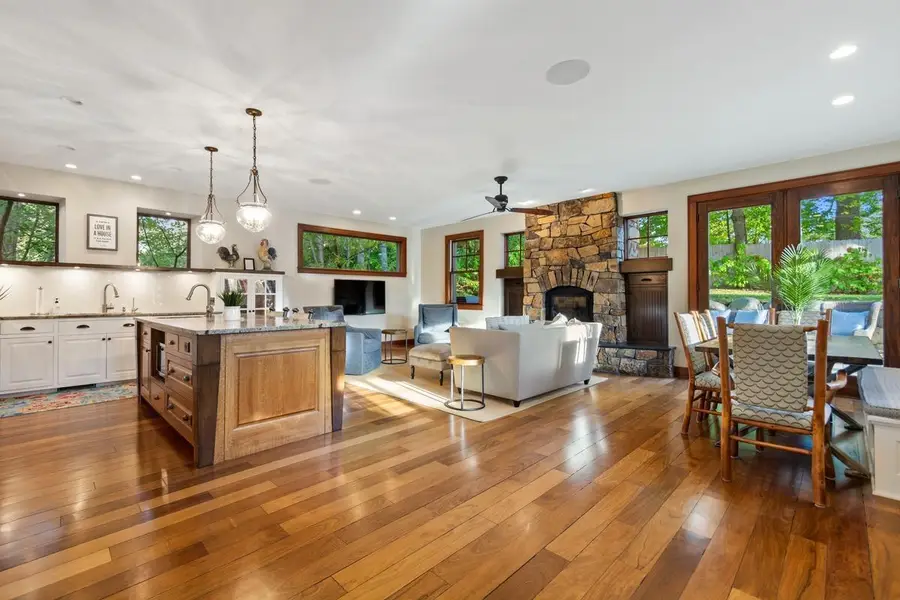 1066 E Circle Drive, Wayzata, MN 55391 - Image #3