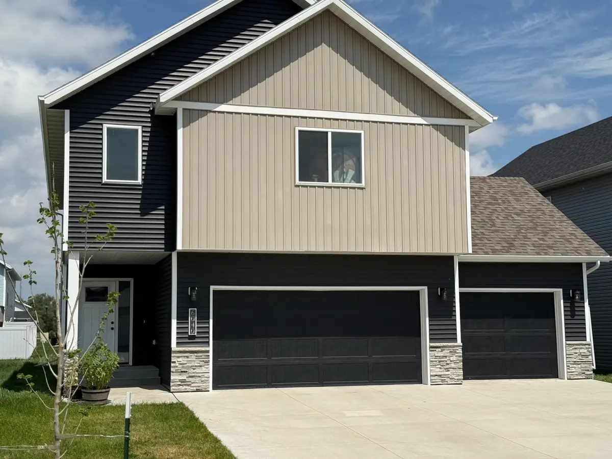 6040 79th Avenue S, Horace, ND 58047 - Image #1