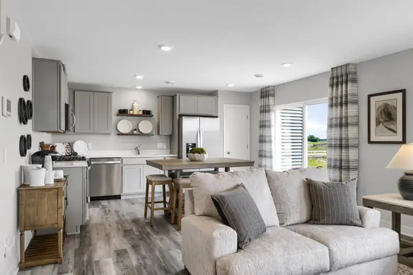 1958 Highview Terrace, Shakopee, MN 55379