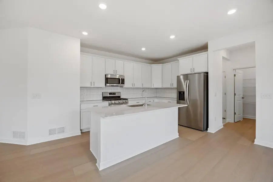 18331 Glancy Way, Lakeville, MN 55068 - Image #2