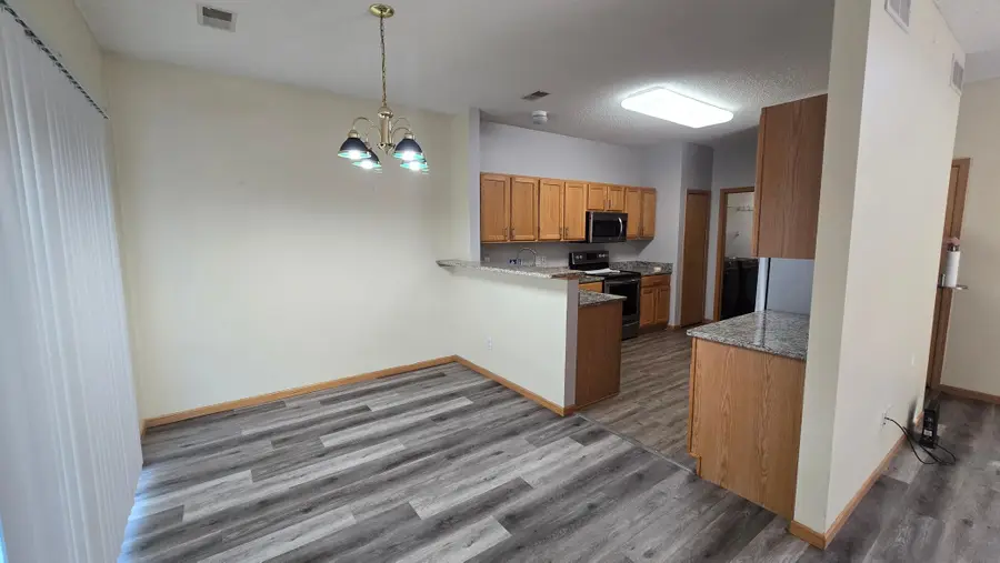 1339 Yorkshire Lane, Shakopee, MN 55379 - Image #3