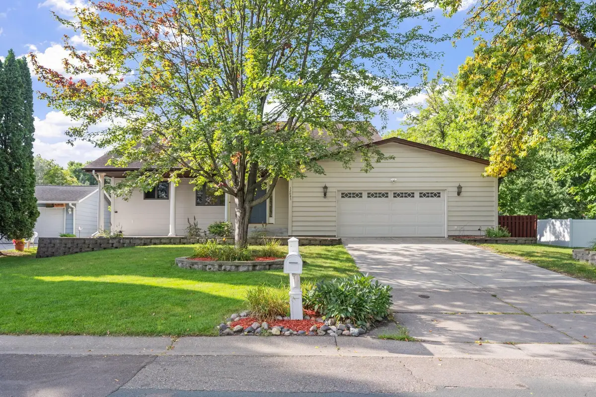 12083 Robin Road, Maple Grove, MN 55369 - Image #1