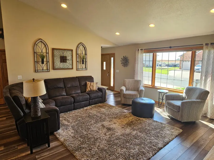 404 Crestview Court, Goodhue, MN 55027 - Image #2