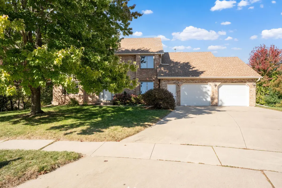 2129 E Heights Lane Ne, Rochester, MN 55906 - Image #1