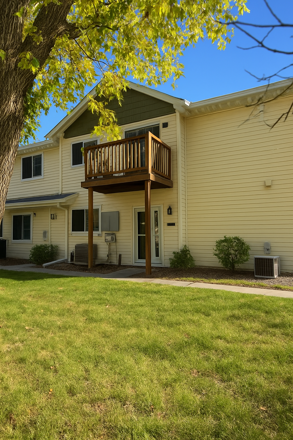7670 13th Street N, Oakdale, MN 55128 - Image #1