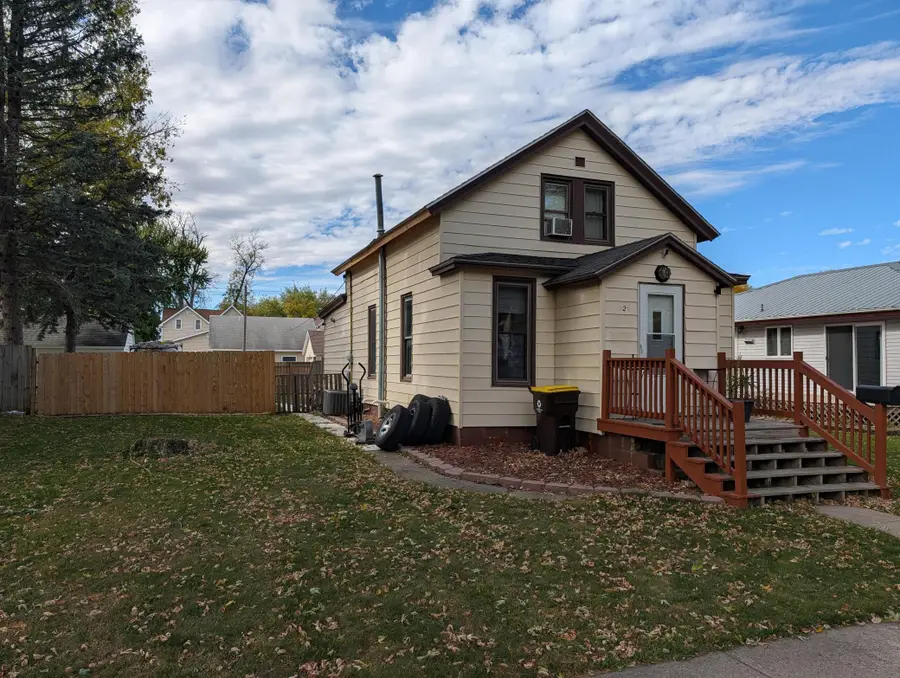 526 1st Avenue Se, Wells, MN 56097 - Image #2