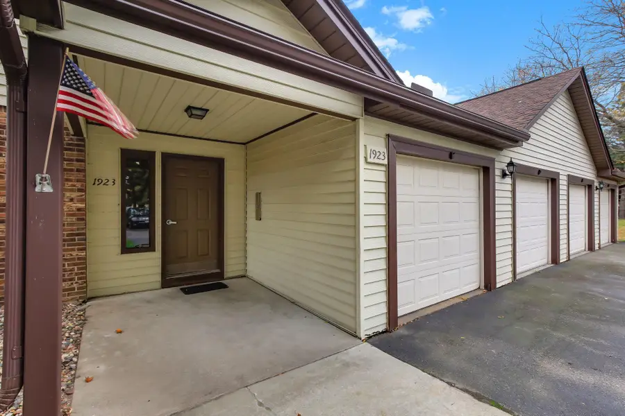1923 Fox Ridge Drive #B, West Saint Paul, MN 55118 - Image #3