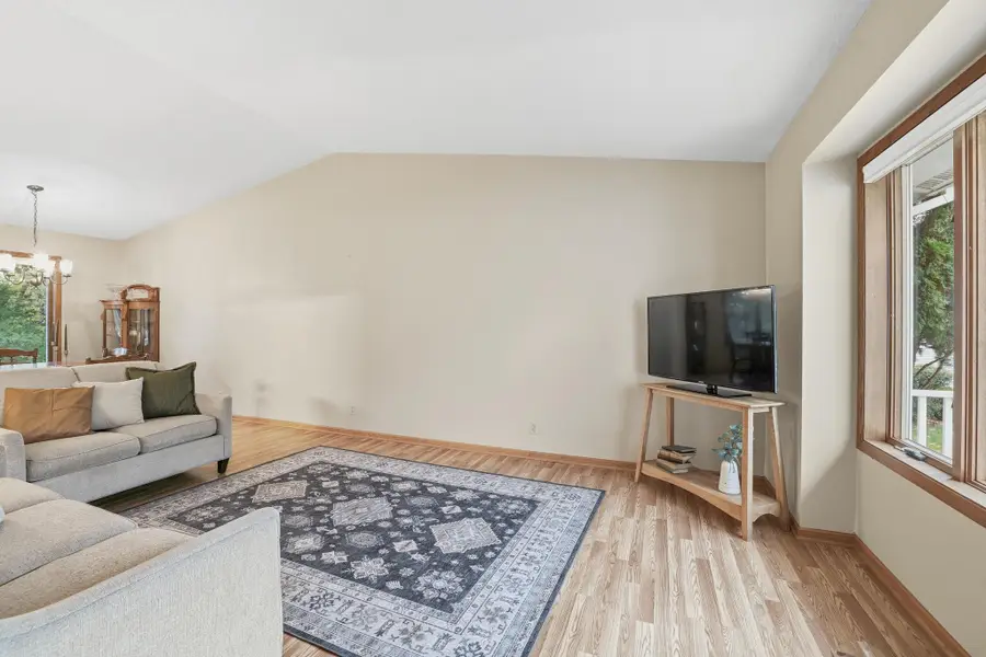 16 Woodridge Drive, Belle Plaine, MN 56011 - Image #3