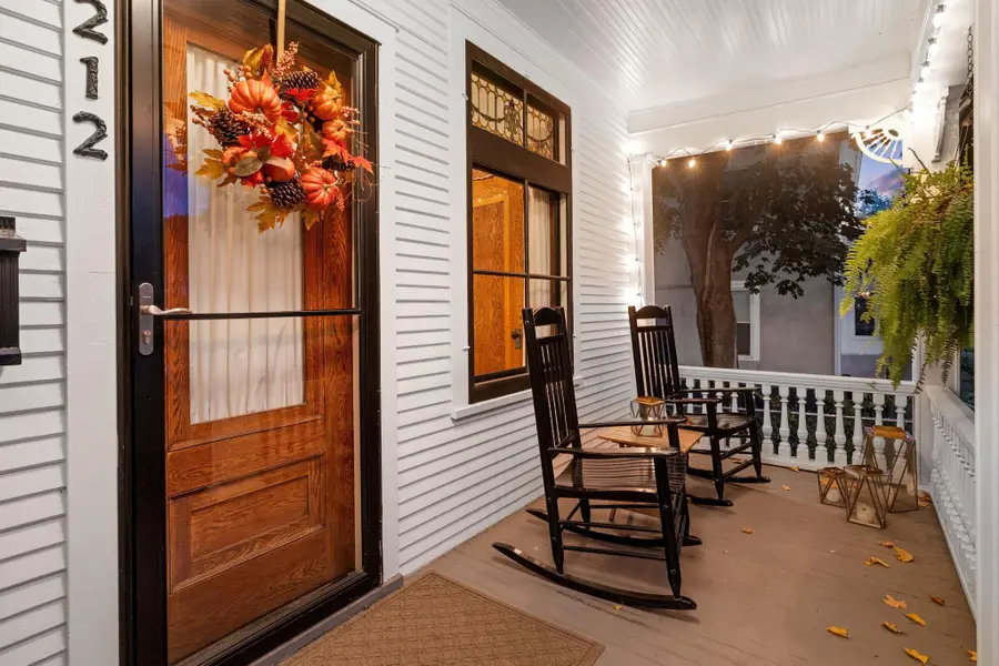 212 Cedar Lake Road S, Minneapolis, MN 55405 - Image #3