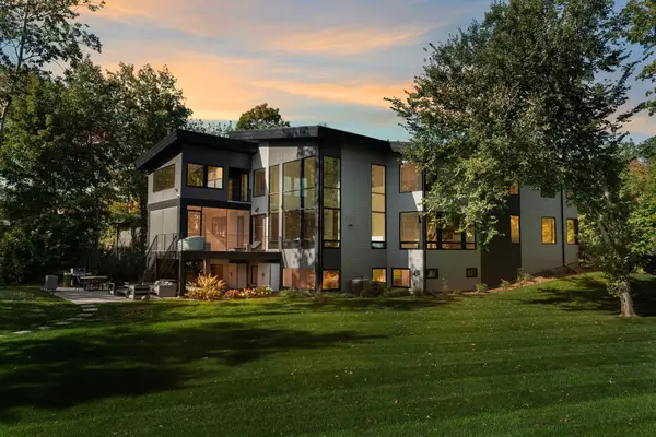 746 Peninsula Point Road, Shakopee, MN 55379