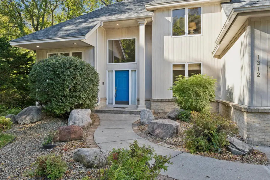 1312 Summit Oaks Drive, Burnsville, MN 55337 - Image #2