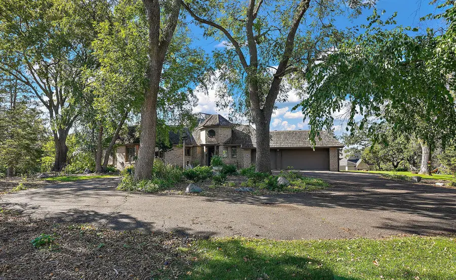 10901 Riverview Road, Eden Prairie, MN 55347 - Image #3