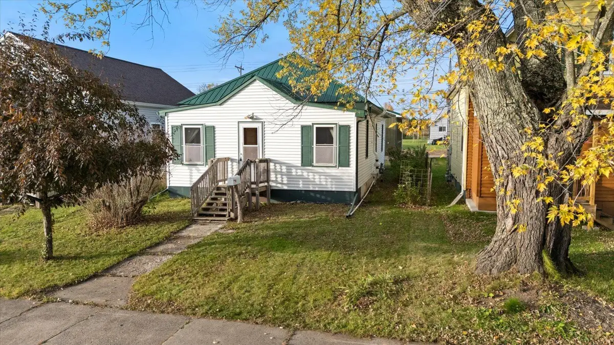 316 W 3rd Avenue N, Aurora, MN 55705 - Image #1