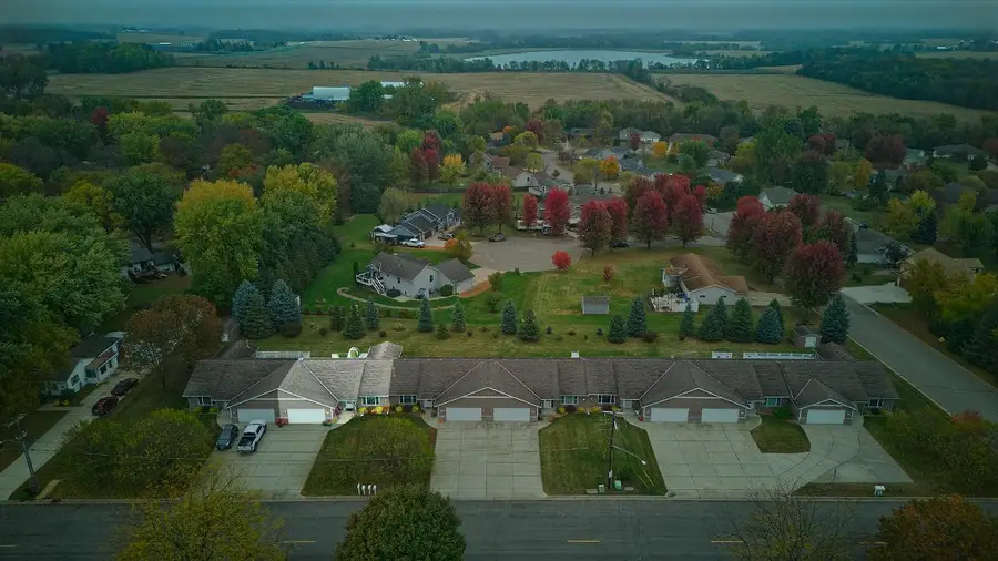 212 Linden Avenue W, Winsted, MN 55395 - Image #2