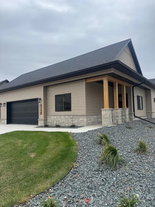 4170 Arthur Drive S, Fargo, ND 58104