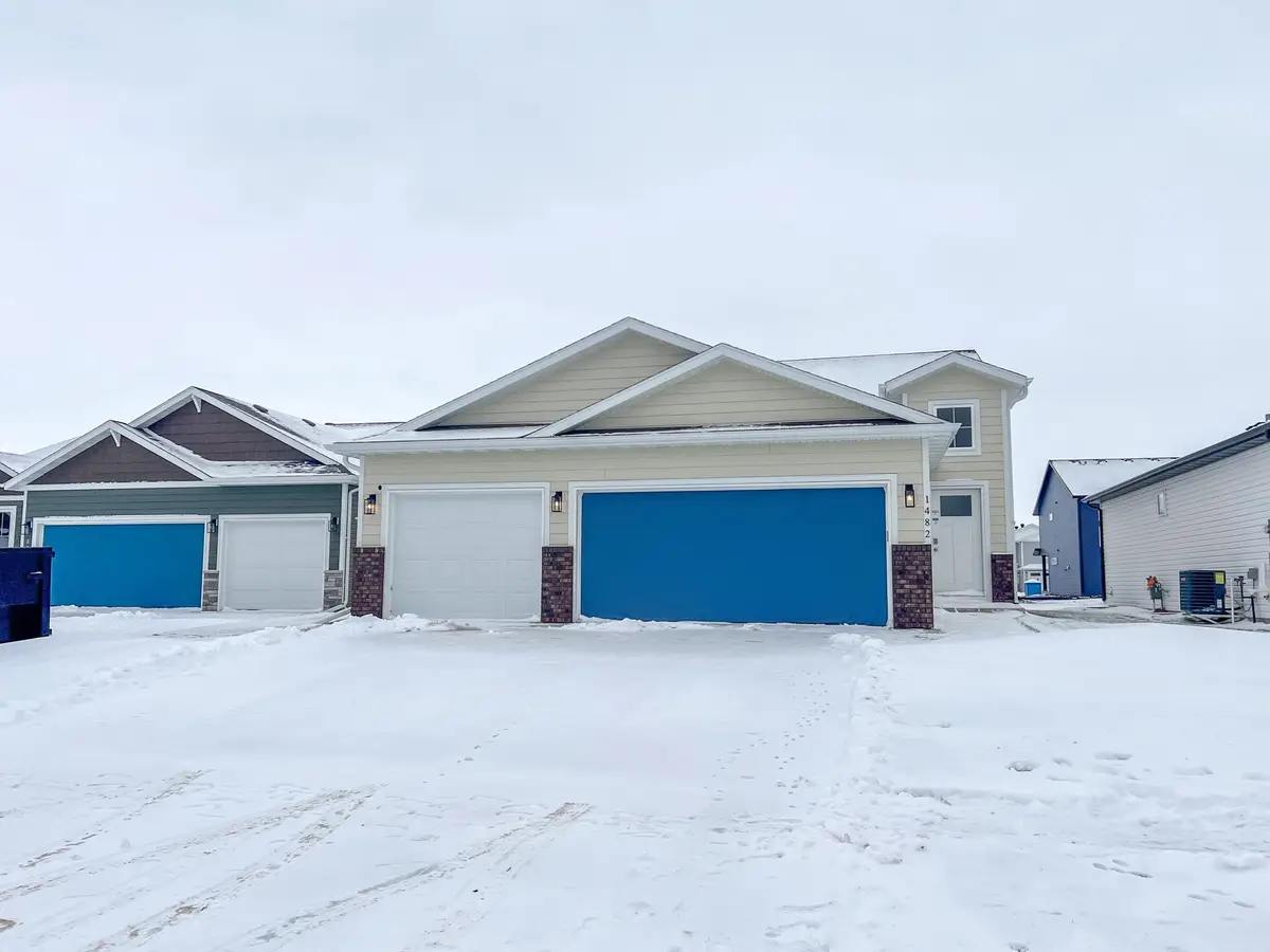 1482 66th Avenue S, Fargo, ND 58104 - #1