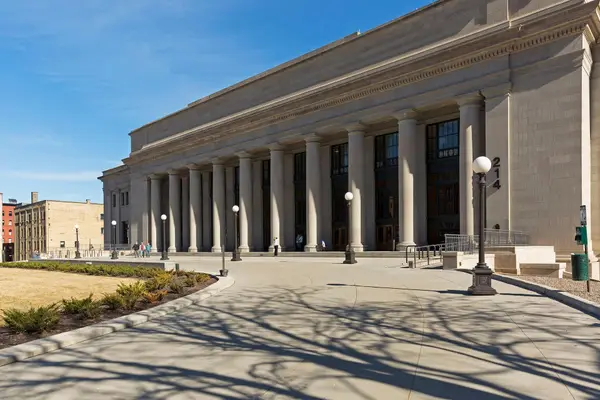 214 4th Street E #103, Saint Paul, MN 55101