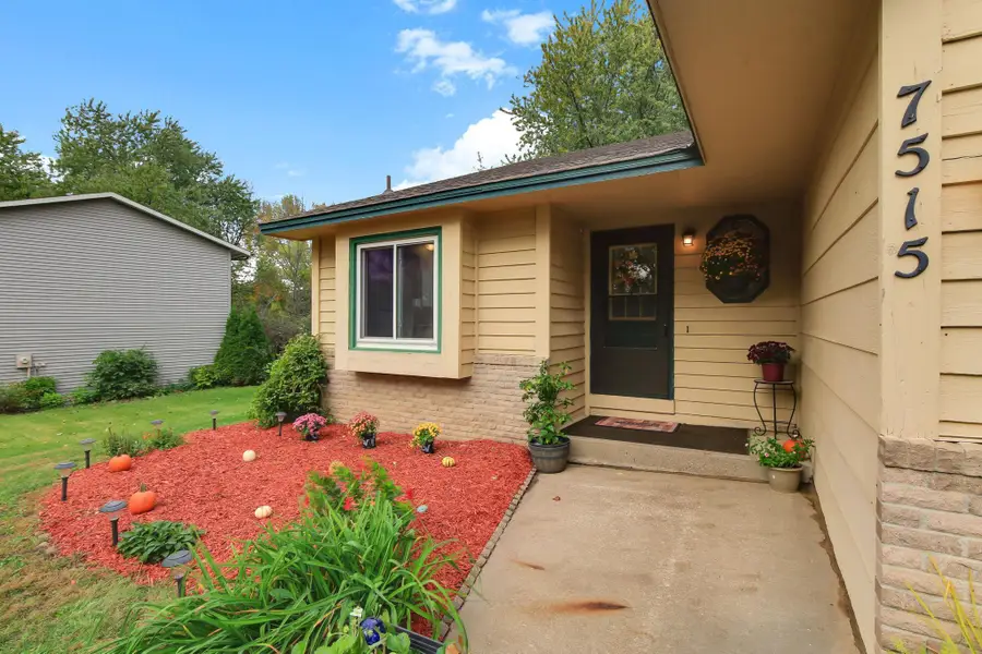 7515 Upper 167th Street W, Lakeville, MN 55044 - Image #3