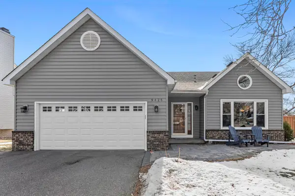 9425 Barrington Road, Woodbury, MN 55125