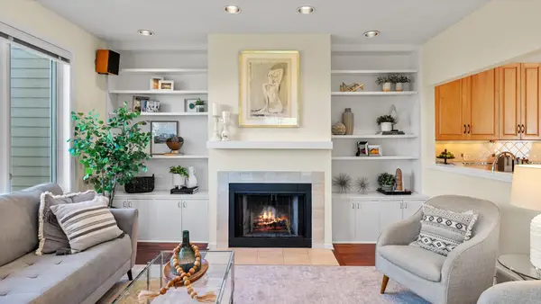 222 Groveland Avenue, Minneapolis, MN 55403