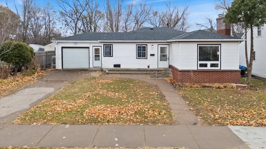 32 Jessamine Avenue E, Saint Paul, MN 55117 - Image #2