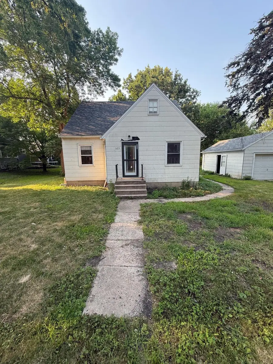 523 E 11th Street, Gibbon, MN 55335 - #2