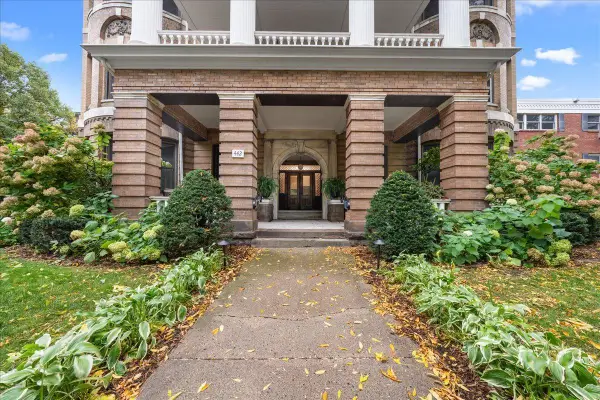 442 Summit Avenue #4, Saint Paul, MN 55102