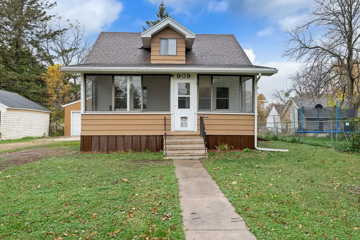 909 6th Avenue Se, Austin, MN 55912 - Image #1