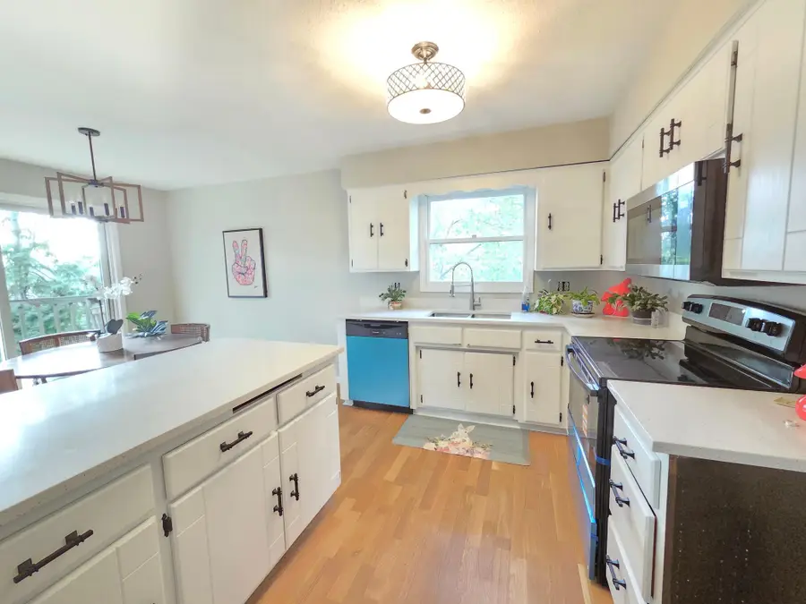 4174 Oakcrest Drive, Vadnais Heights, MN 55127 - Image #2