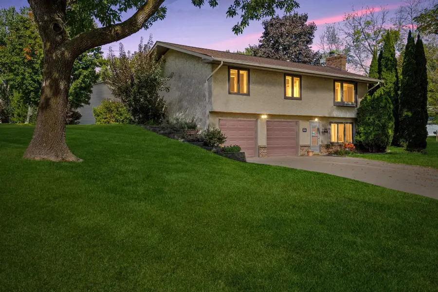 8860 Hilltop Drive, Saint Bonifacius, MN 55375 - Image #2