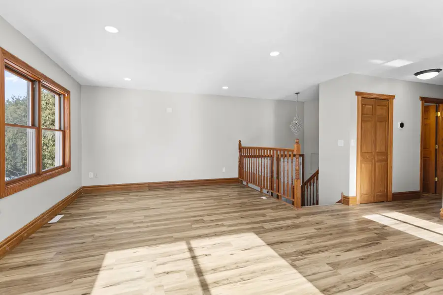 3845 Hale Avenue N, Oakdale, MN 55128 - Image #2