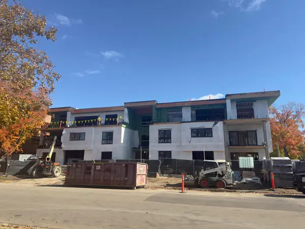 150 Broadway Avenue S #2A, Wayzata, MN 55391