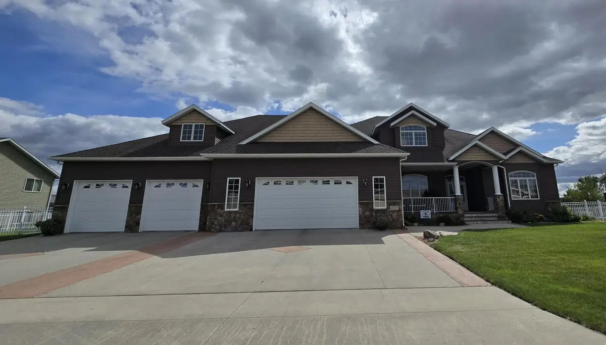 1007 6th Avenue Ne, Dilworth, MN 56529 - #1