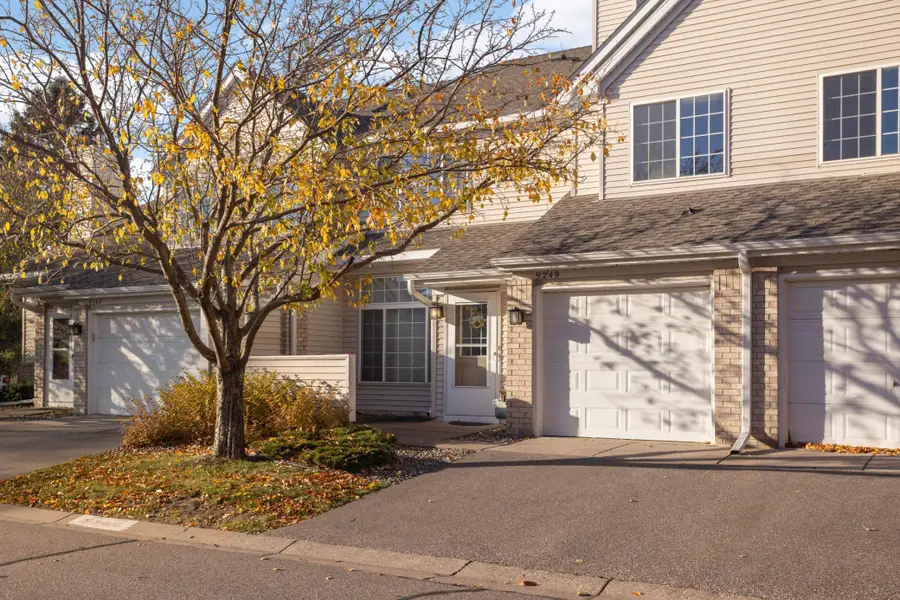 9249 Troon Court, Woodbury, MN 55125 - Image #2