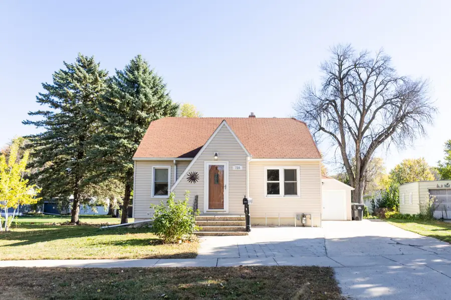 720 Winifred Street, Worthington, MN 56187 - Image #2