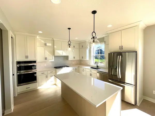 5529 Vista Trail, Victoria, MN 55386